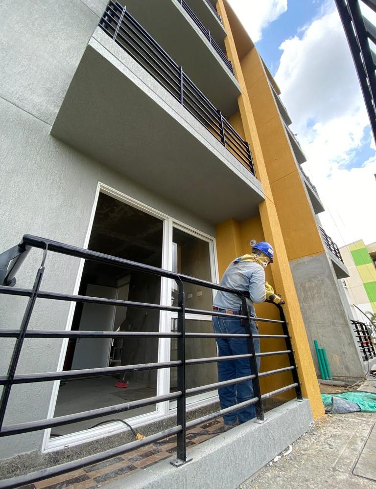 Carpintería Metálica - Ambarí Conjunto Residencial Montería