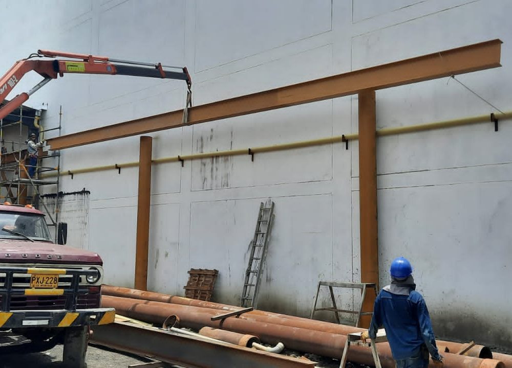Izaje de viga para puente grúa de 16 metros.